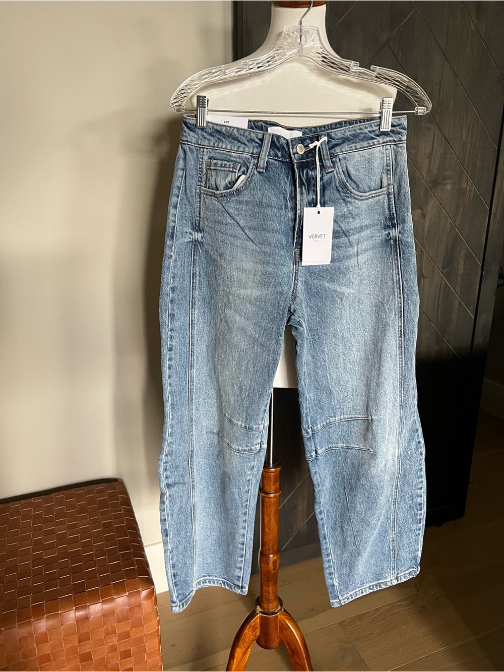 VERVET Barrel Leg Jeans in Light Blue Wash